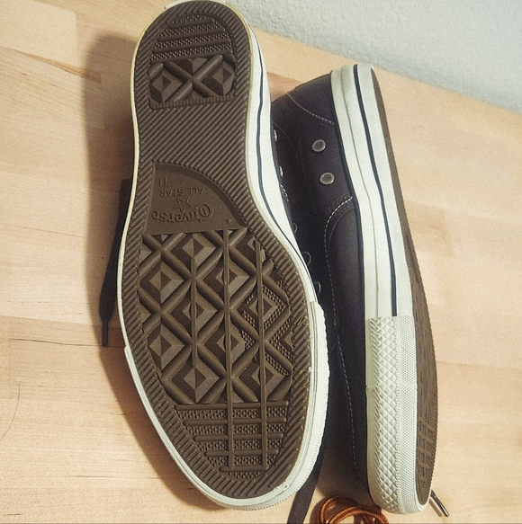 New CONVERSE Mens Sz 11 Dark Brown Leather Upper W/ 2nd Pair Shoelaces All Stars - Picture 8 of 8